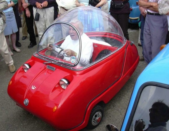 microcars 580x451 Worlds Smallest Cars   Peel Microcars