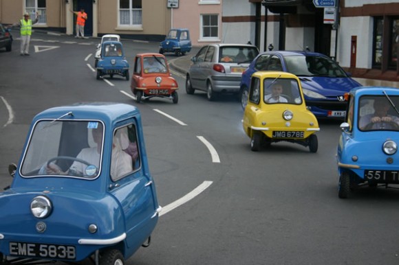 ultra small car 580x386 Worlds Smallest Cars   Peel Microcars